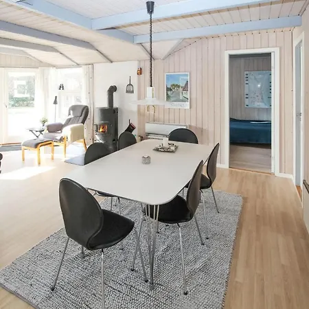2 Bedroom Beautiful In Samso