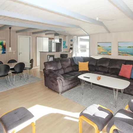 2 Bedroom Beautiful In Samso Дом отдыха
