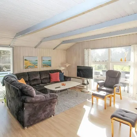 2 Bedroom Beautiful In Samso Дом отдыха *